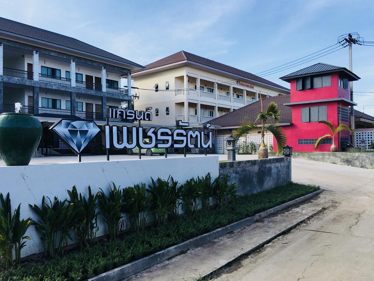 Phetcharat Grand Hotel Maesot Mae Sot Luaran gambar