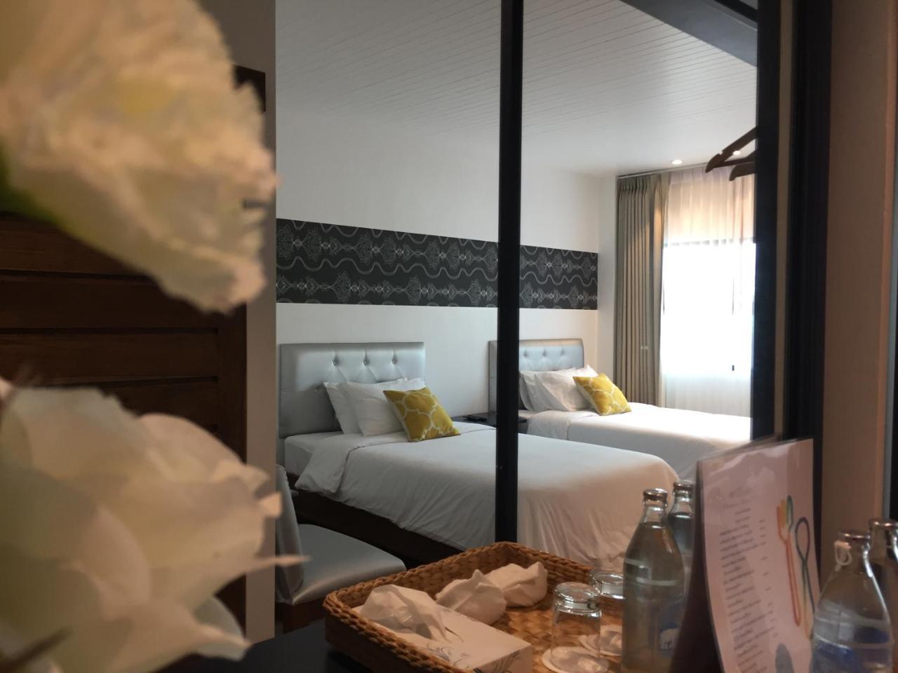 Phetcharat Grand Hotel Maesot Mae Sot Luaran gambar
